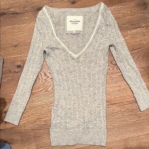 Abercrombie & Fitch Light Gray Knit Sweater, Very Soft. PTP 15 with stretch